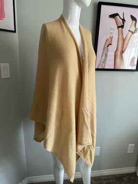 Lilly Pulitzer Cashmere Wrap Poncho Shawl One Size Beige Gold Knit